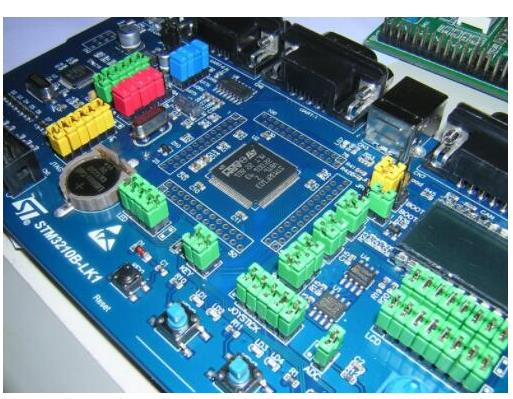 Cách tránh nhiễu điện từ trong thiết kế PCB